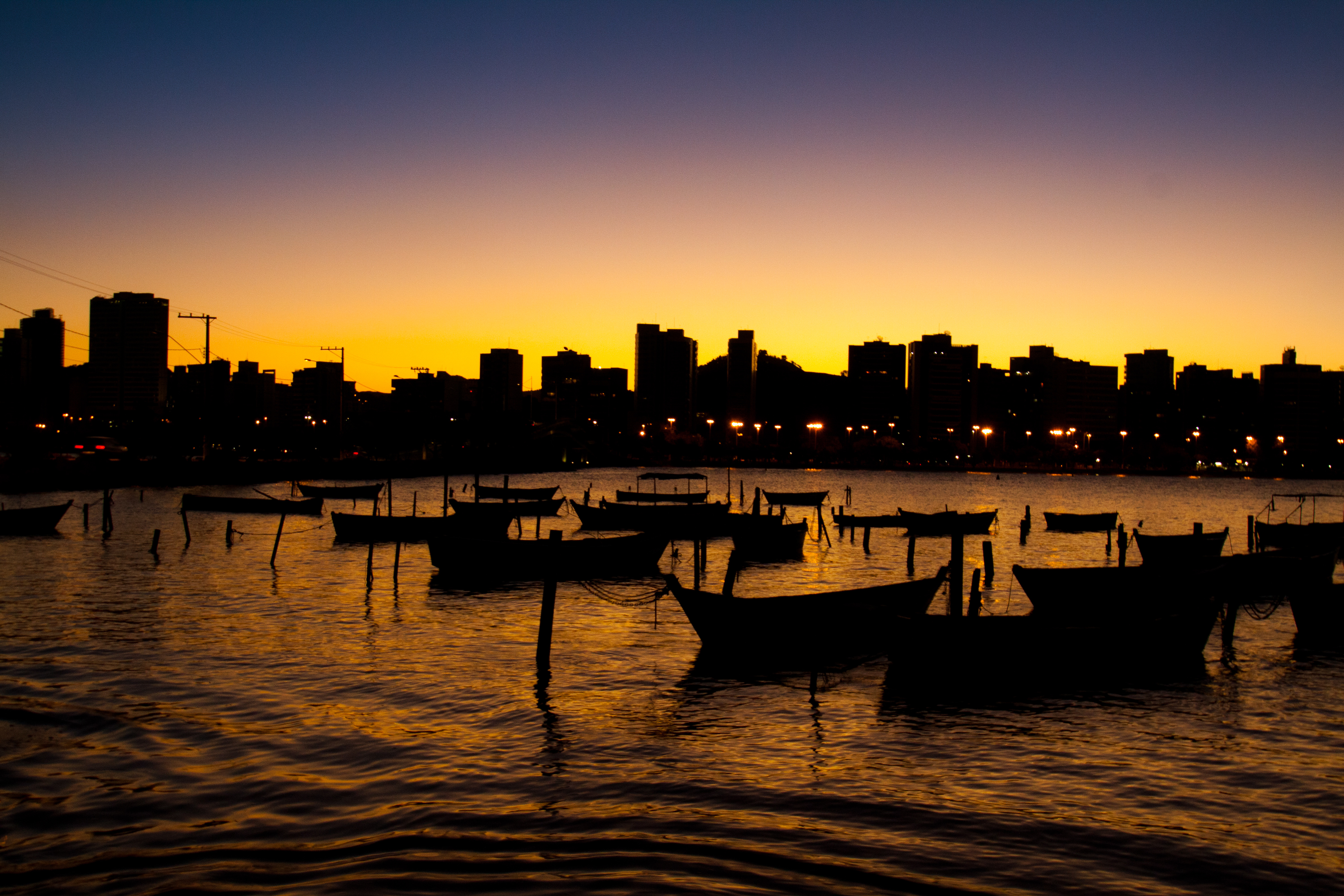 Vitória ao entardecer